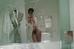 Rihanna Phone Pics